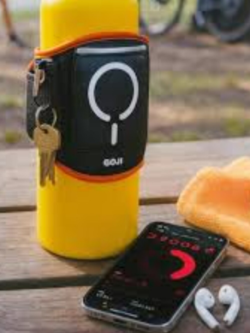 Goji Magnetic Water Bottle Storage Bag